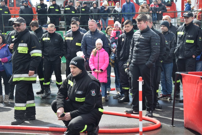 Wyjątkowy piknik strażacki w Zawierciu: Strażacy chcą pomóc 12-letniemu Mikołajowi ZDJĘCIA