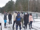 Myślenice. Policjanci przebiegli kilometr dla Moniki. Do pomocy kobiecie nominowali m.in. myślenickich strażaków i strażników