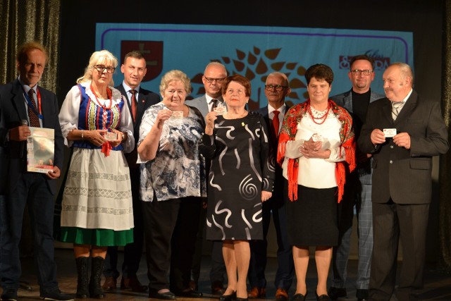 W niedzielę, 2 października dokonano inauguracji Ogólnopolskiej Karty Seniora w gminie Małogoszcz.