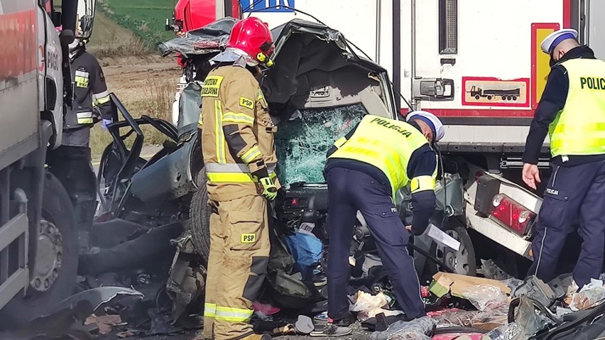Wypadek na A1 w Gąskach pod Piotrkowem: Tiry zmiażdżyły...