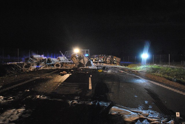 Tragiczny wypadek we wsi Jabłońskie. Zderzył się tiry. Nie żyją dwie osoby. NOWE INFORMACJE [FOTO]