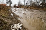 Dojlidy Górne: Ulica Brzoskwiniowa tonie w błocie (zdjęcia)