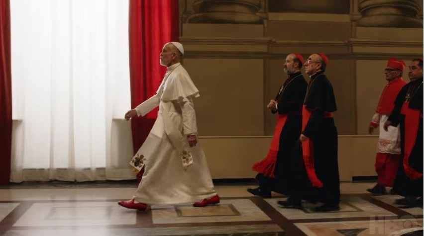 "Nowy papież". Zwiastun "The New Pope" HBO już dostępny! Jak prezentują się Jude Law i John Malkovich?