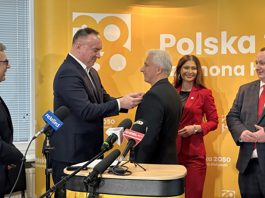 Wybory samorządowe 2024. Polska 2050 przedstawiła swoich kandydatów do Rady Miejskiej Radomia. Był poseł Michał Kobosko, który otwiera biuro