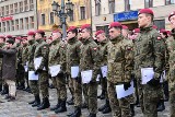 Ślubowanie kadetów Husarza, Głównej Wojskowej Szkoły Średniej we wrocławskim Rynku. Zobaczcie zdjęcia z uroczystości