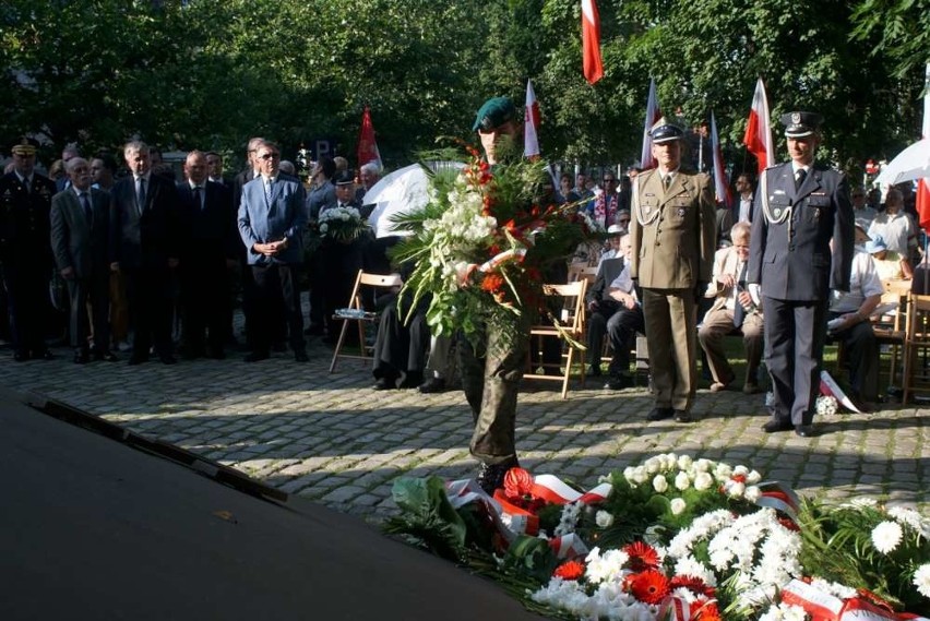 Poznaniacy oddali hołd powstańcom warszawskim [ZDJĘCIA]