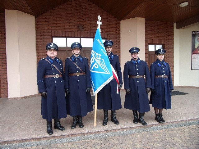 Rekonstruktorzy policyjni z Radomia brali udział w uroczystościach katyńskich w Płocku.
