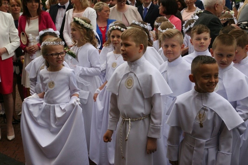 Ostrów Mazowiecka. Pierwsza Komunia Święta w parafii Chrystusa Dobrego Pasterza. 19.05.2019. Zobaczcie zdjęcia