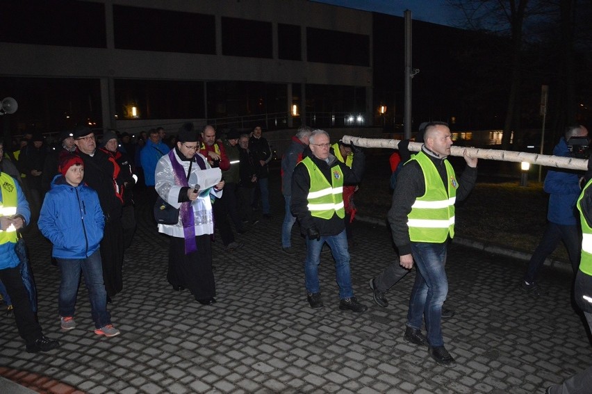 Droga Krzyżowa mężczyzn ze Stalowej Woli do Niska 