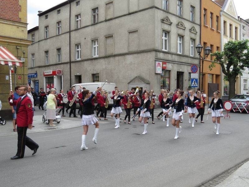 Dziś na Dużym Rynku w Brodnicy - strażacy z KP PSP w Brodnicy otrzymali nowy sztandar. To dar od mieszkańców