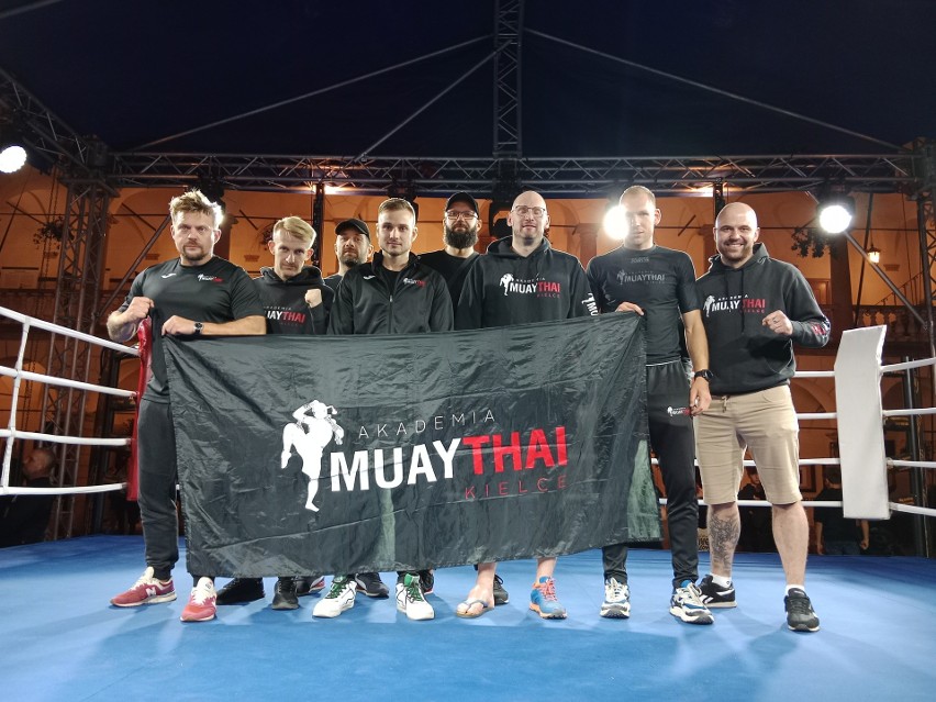 Zawodnicy Akademii Muay Thai Kielce wystartowali na 25 gali Fighttime w Niepołomicach. Zobacz zdjęcia