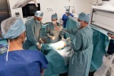 Centrum Edukacyjne Robotyki Operacyjnej leczy pacjentów i szkoli lekarzy z całej Polski