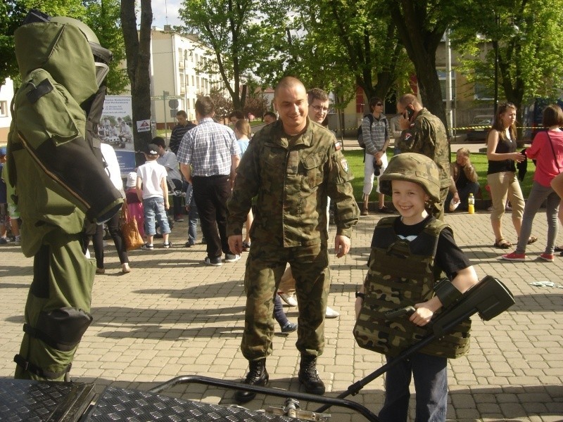 Piknik Nauki im. Józefa Kosackiego. Pokazy saperskiego sprzętu (zdjęcia)