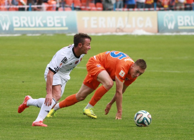 Mateusz Kupczak (w pomarańczowej koszulce) podpisał z Termalicą Bruk-Betem czteroletni kontrakt