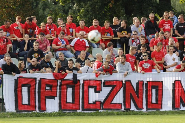 Kibice na meczu KS Paradyż - Widzew Łódź