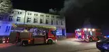 Pożar w kamienicy przy ulicy Lipowej w Białogardzie. Jedna osoba w szpitalu [ZDJĘCIA]