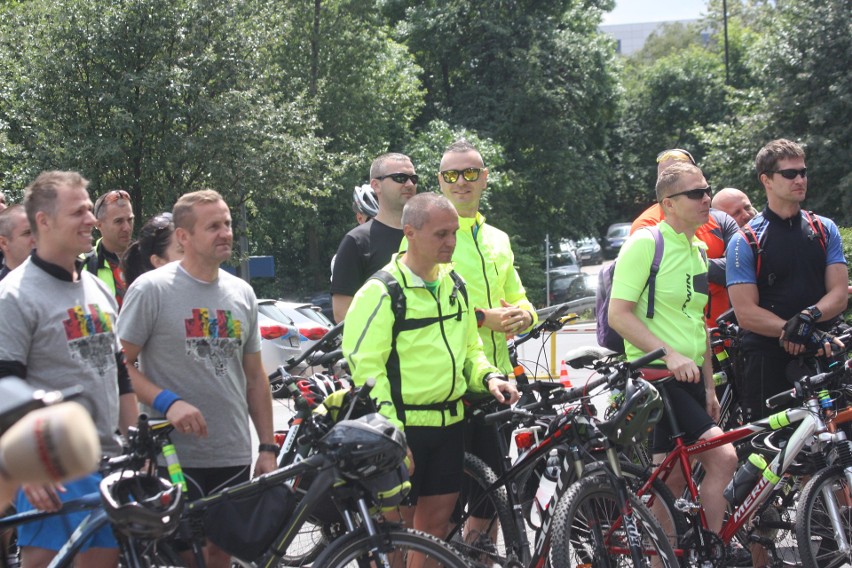 Policjanci ze Strumienia zebrali 40 tys. zł dla chorej Wiktorii ZDJĘCIA