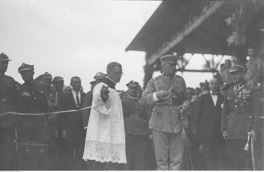 Józef Piłsudski w Kielcach, uroczystości na stadionie, 1926...