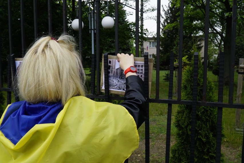 Poznań solidarny z Ukrainą. Protest pod rosyjskim...