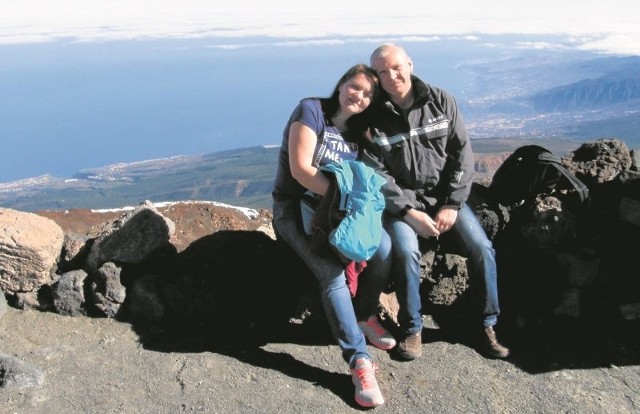 Krzysztof Karoń ze swoją żoną Marią, prezesem klubu Karima Prząsław na szczycie wulkanicznym Pico del Teide (Teneryfa).  