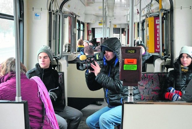 „Pędzące“ 10 km/h tramwaje stały się sensacją dla wielu stacji telewizyjnych...