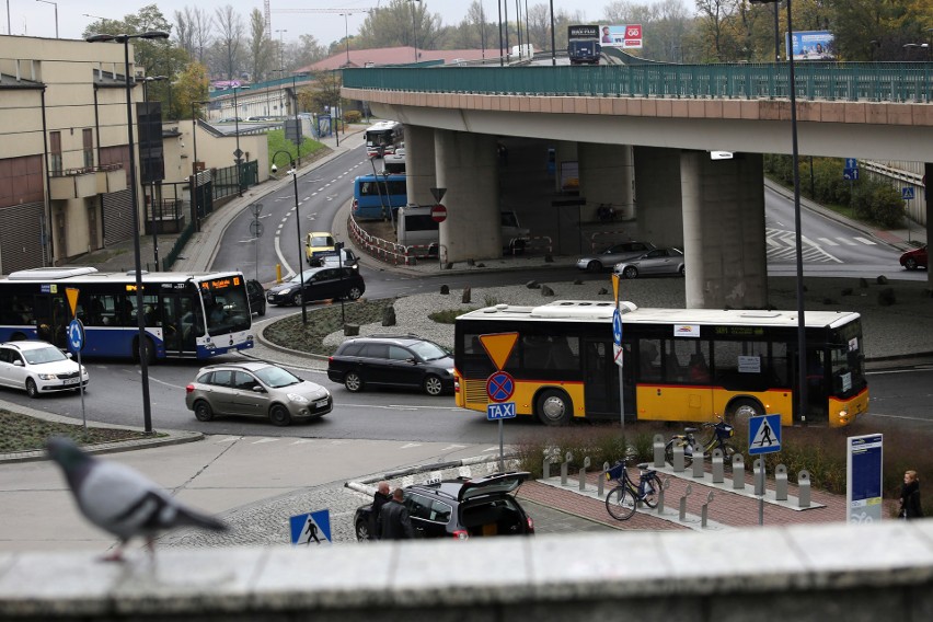 Kraków. Busy ominą rondo przy dworcu MDA?