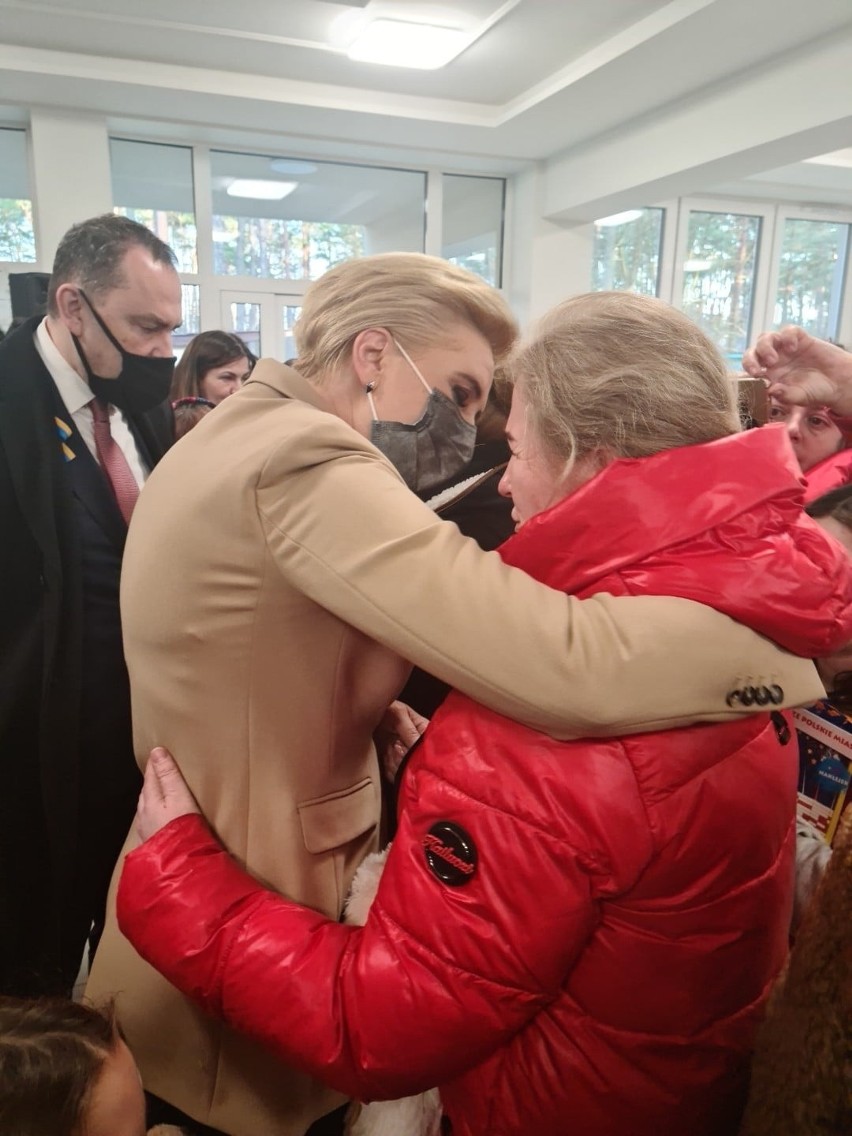 Brok. Pierwsza dama RP z wizytą w ośrodku "Noe" w Broku. Agata Kornhauser-Duda spotkała się z uchodźcami z Ukrainy. 2.03.2022