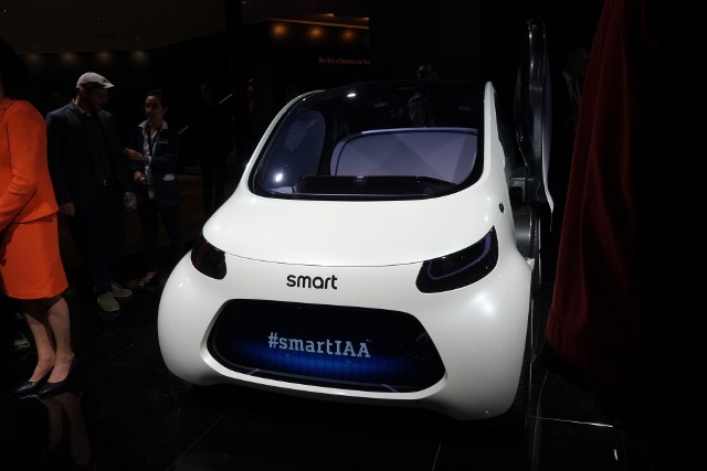 Smarta Vision EQ fortwo Daimler we Frankfurcie zaprezentuje Smarta Vision EQ fortwo – mierzący 2,7 metra długości, w pełni autonomiczny, elektryczny pojazd koncepcyjny Fot. Marek Perczak