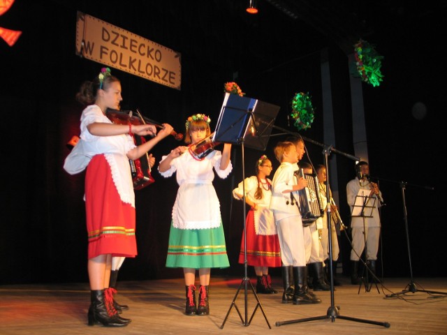 &#8211; Po raz pierwszy w festiwalu uczestniczyła lasowiacka kapela "Młodzi Jaślaniacy&#8221; z Jaślan w powiecie mieleckim.