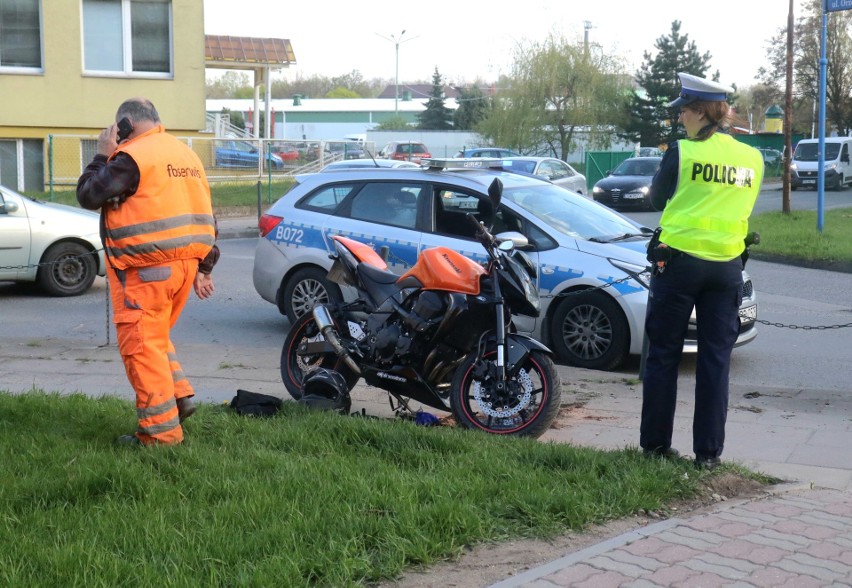 Wypadek motocyklisty na ul. Krynickiej we Wrocławiu...