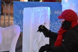Piękne lodowe rzeźby na XV Tyskim Jarmarku Bożonarodzeniowym. Atrakcje czekają także w sobotę i niedzielę 