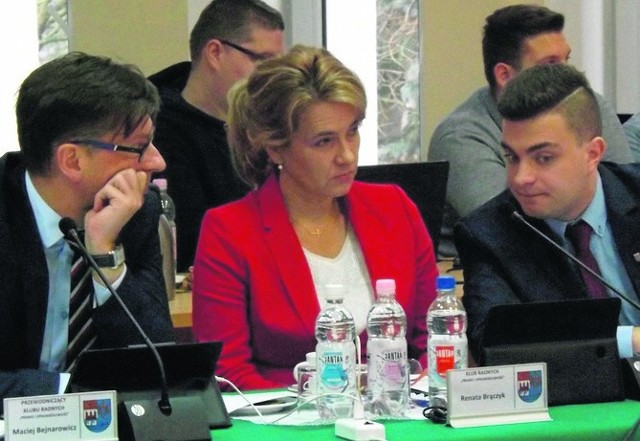 Od lewej: Maciej Bejnarowicz, Renata  Brączyk i Piotr Rzepka z klubu radnych PiS 