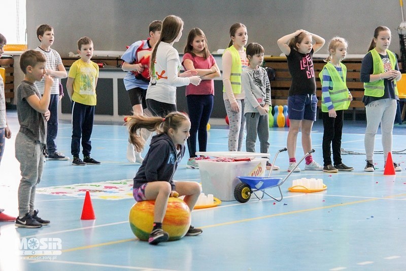 Ponad 57 najmłodszych przez dwie godziny, w Hali sportowej...