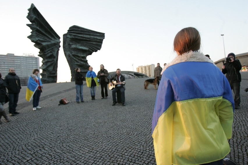 Studenci z Ukrainy w akcji Solidarni z Ukrainą w Katowicach