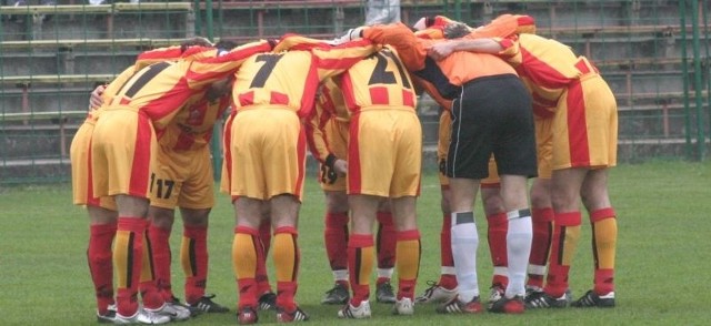 Kolporter Korona Kielce za udział w aferze korupcyjnej w sezonie 2003/2004 został zdegradowany z ekstraklasy do pierwszej ligi.