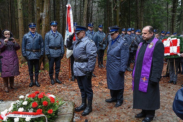 Podczas katastrofy helikoptera w Cisnej zginęło 10...