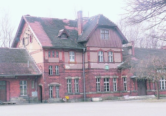 Władze Lądka-Zdroju chcą przejąć dworzec i uruchomić tam np. dom opieki społecznej