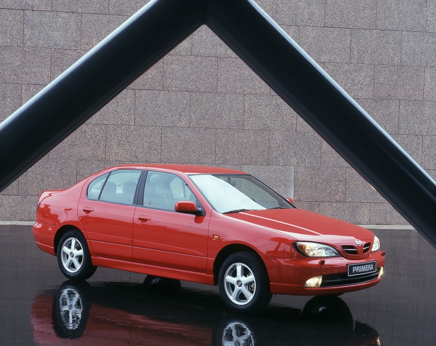 Nissan Primera II (1995), Fot: Nissan