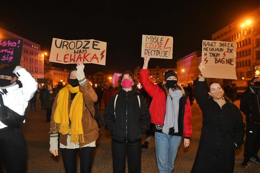 Środowa zapowiedź publikacji wyroku TK sprawiła, że na ulice...