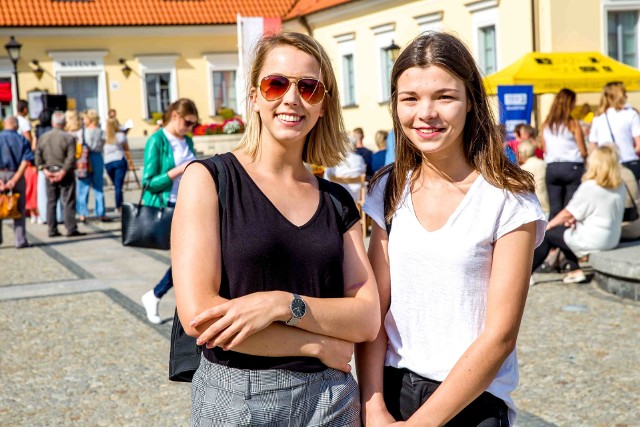 Białystok. Narodowe czytanie „Przedwiośnia” Żeromskiego na Rynku Kościuszki