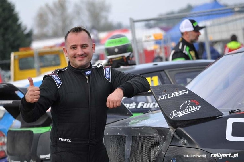 Piotr Czekański ma 37 lat. W rallycross zaczął ścigać się w...