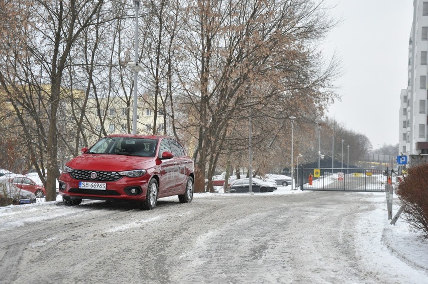 Drogi wewnętrzne, strefy ruchu i zamieszkania – vademecum kierowcy