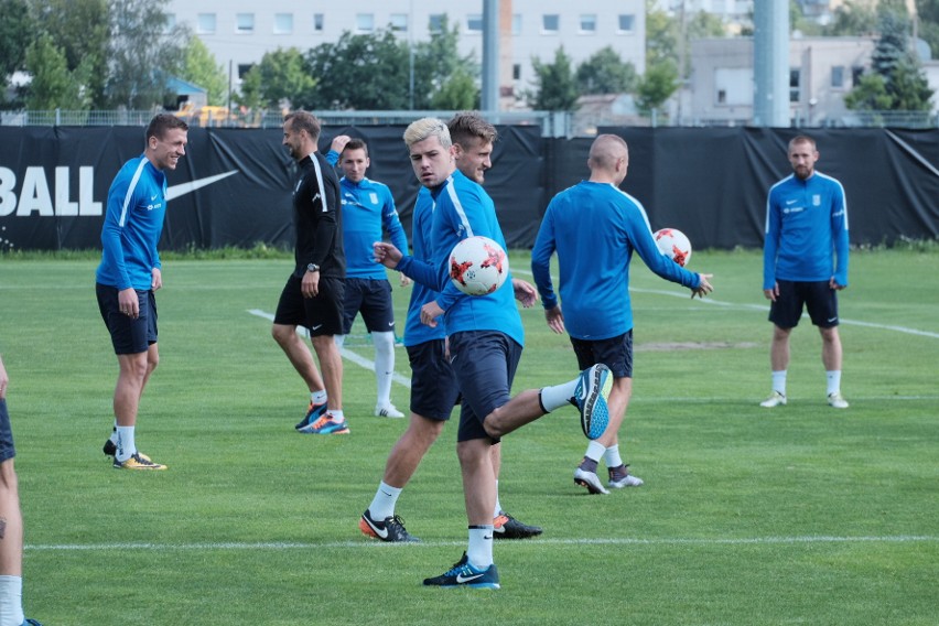 Trening piłkarzy Lecha Poznań przed meczem z Arką Gdynia