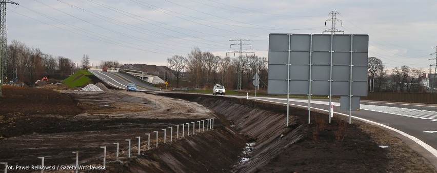 Nowy odcinek Wschodniej Obwodnicy Wrocławia otwarty. Niektórzy jadą pod prąd (ZDJĘCIA, MAPA)