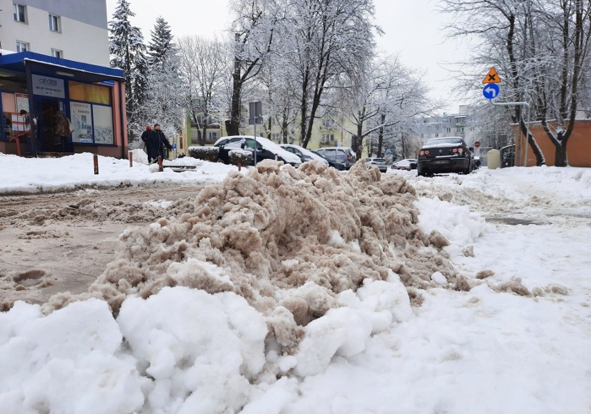 Tarnobrzeg. Apel do mieszkańców osiedla Przywiśle: Zabierzcie samochody, będzie odśnieżanie 