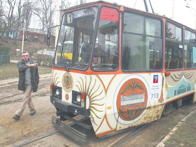 Wagony 105N przez długie lata były popularnym środkiem transportu. Najstarsze z nich poszły w Szczecinie na złom.