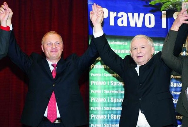 Jarosław Kaczyński (z prawej) przyjechał namawiać nas, że Lech Kołakowski (z lewej) będzie najlepszym prezydentem.