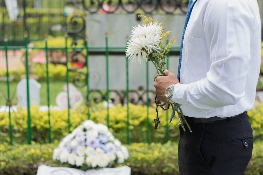 Podlaskie. Duży przyrost zgonów od początku roku. Czy w zakładach pogrzebowych są kolejki?