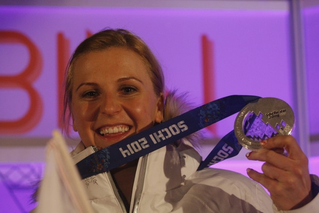 Natalia Czerwonka ze srebrnym medalem olimpijskim (Soczi 2014).