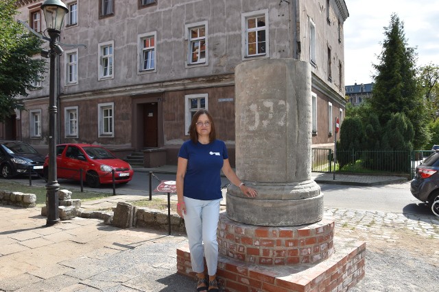 Stowarzyszenie Klucz do Rozwoju ratuje przed zniszczeniem pomnik Daniela Mietela. Aby pozyskać pieniądze na wkład własny do tego przedsięwzięcia, zorganizowało wydarzenie w plenerze pod nazwą Dzień Kluczborskiego Kupca.